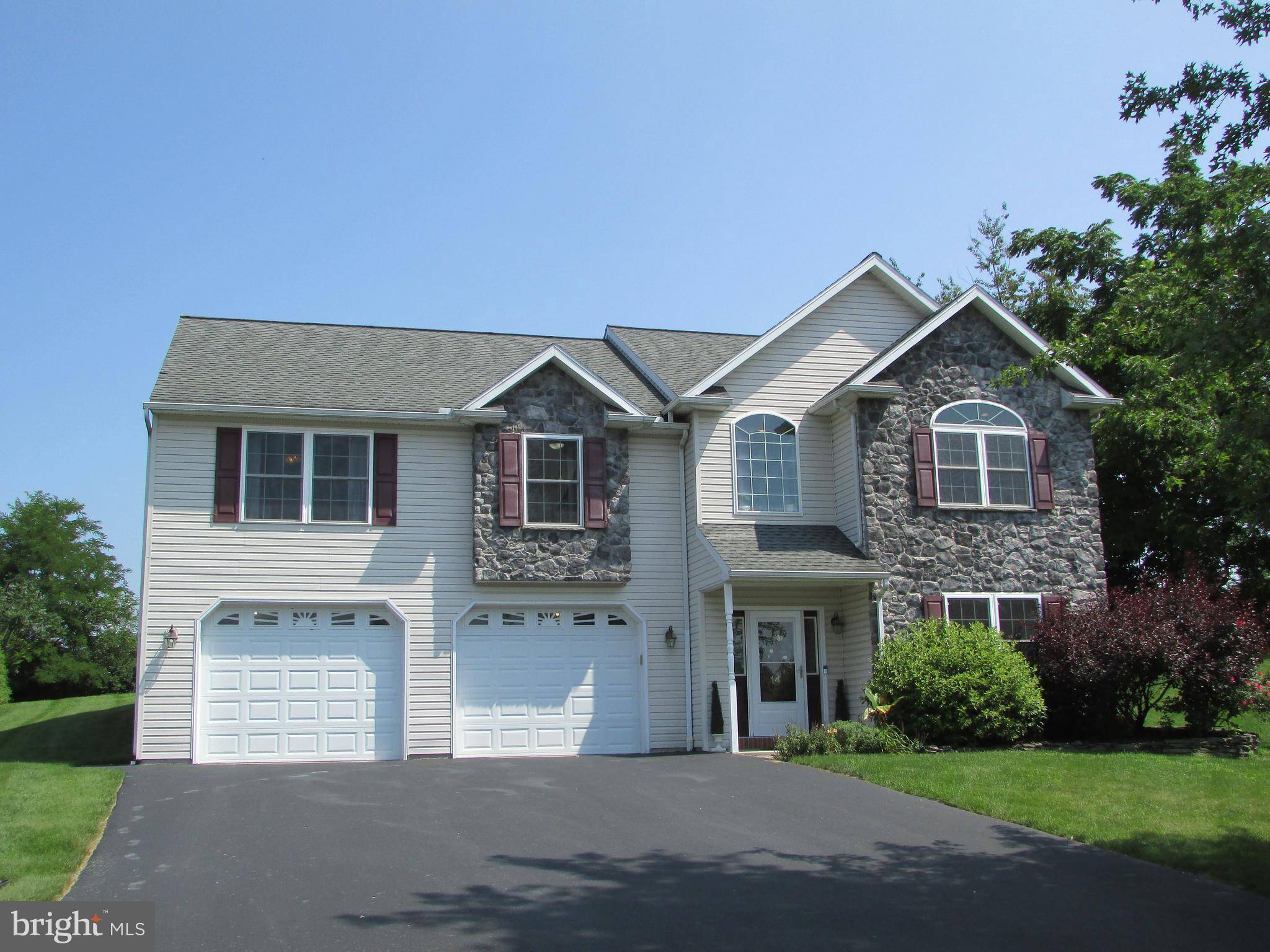 Myerstown, PA 17067,14 MAYFLY CT