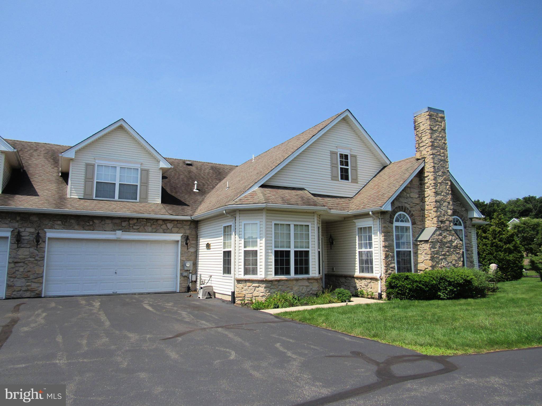 Pennsburg, PA 18073,1031 BORDEAUX LN