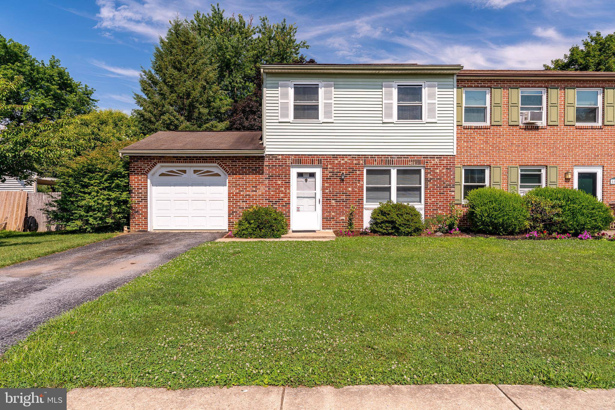 Lancaster, PA 17603,1081 MONTICELLO LN