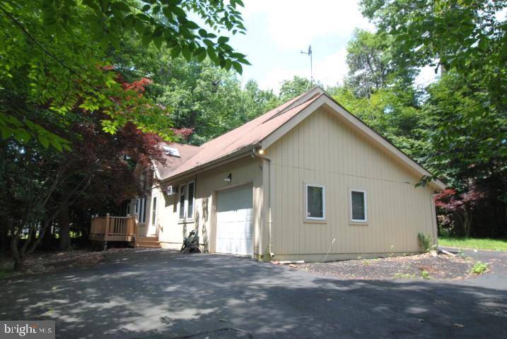 Tobyhanna, PA 18466,103 VIOLET PL