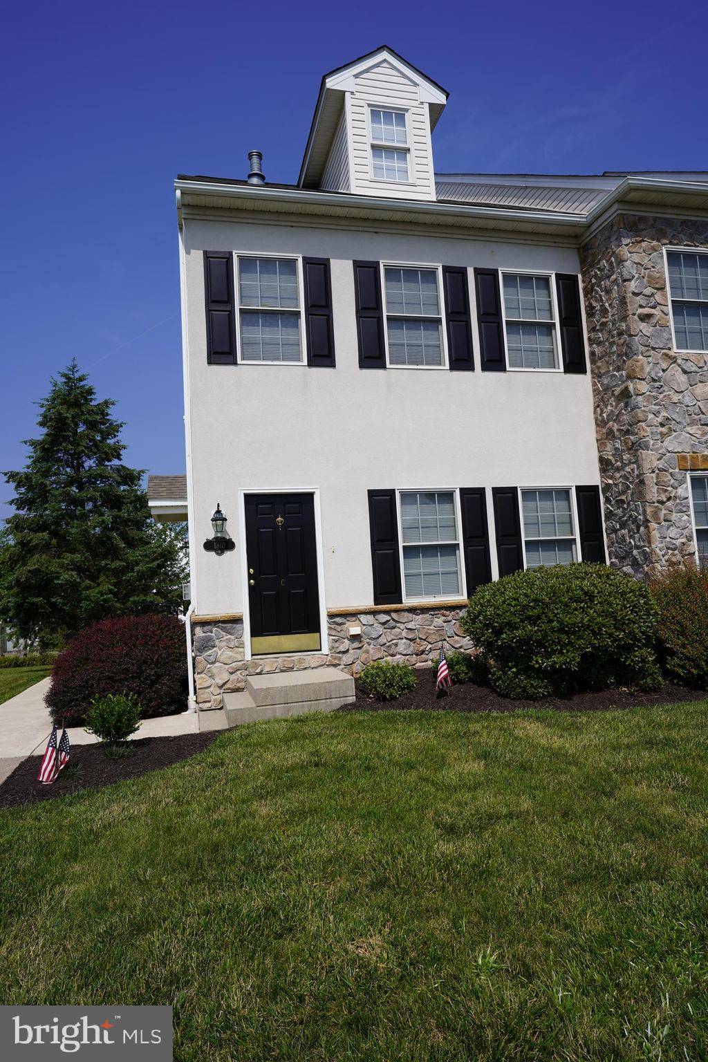 Easton, PA 18045,1810 MERLOT DR