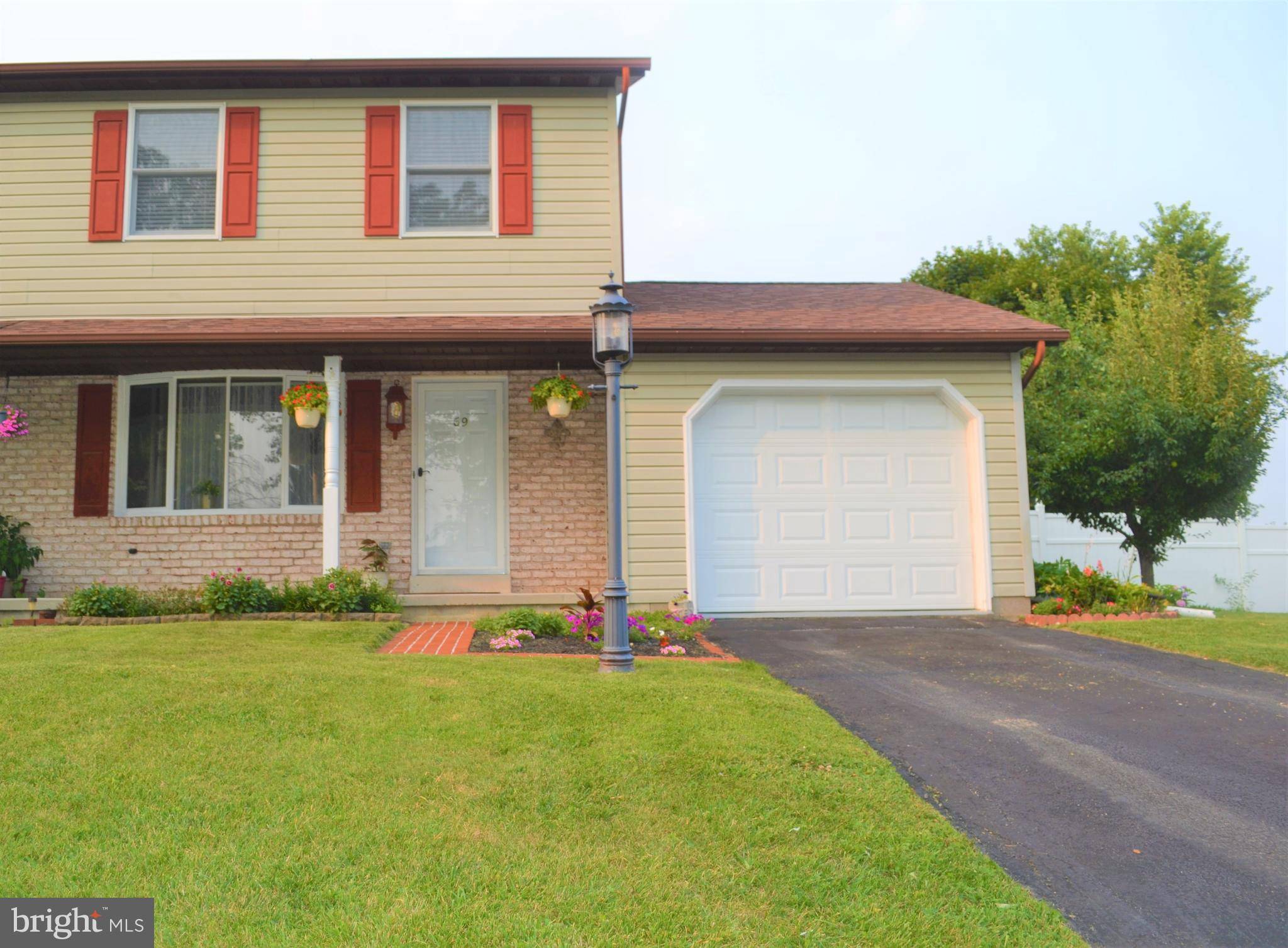 Hanover, PA 17331,69 SYCAMORE LN