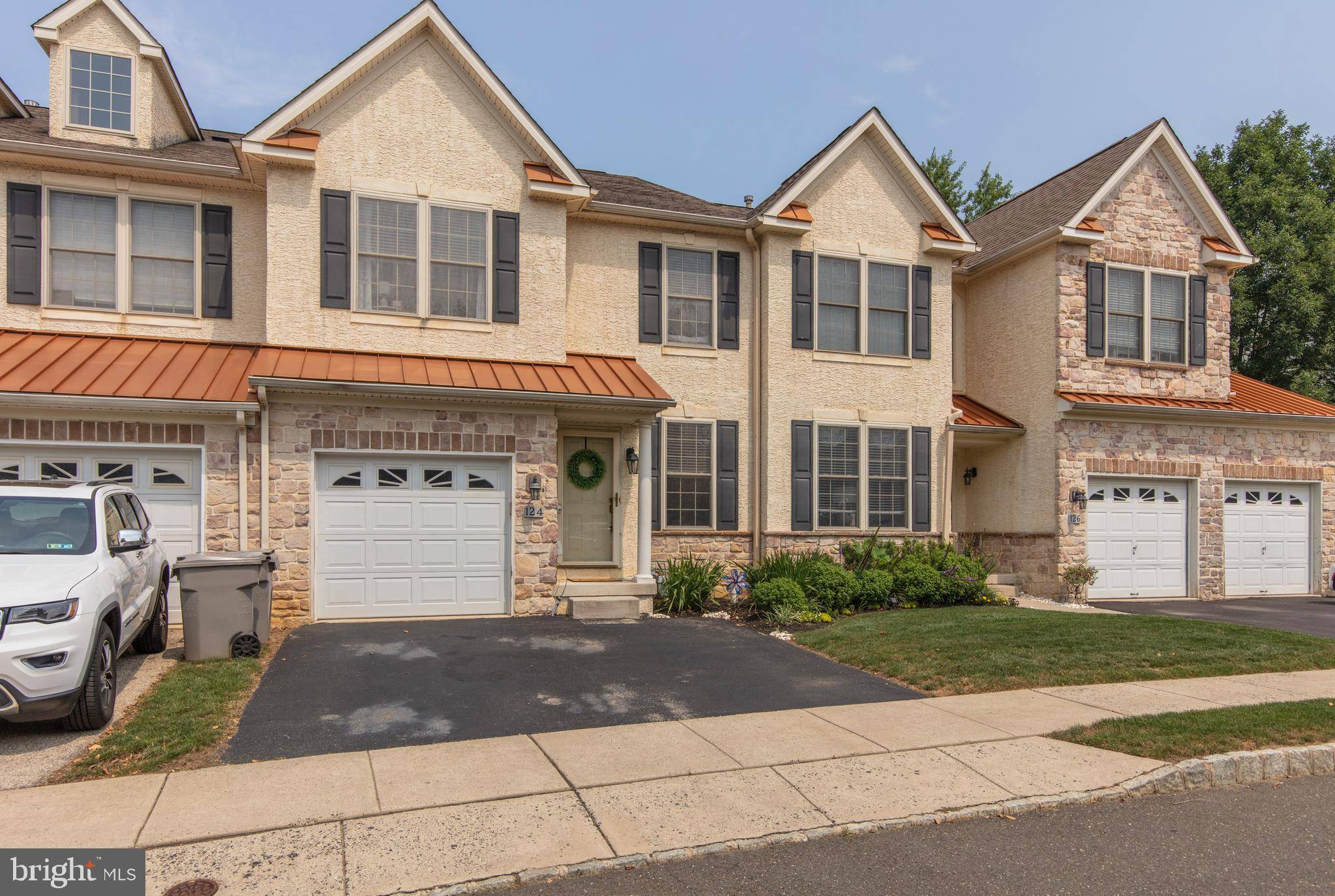 Conshohocken, PA 19428,124 BAREFIELD LN