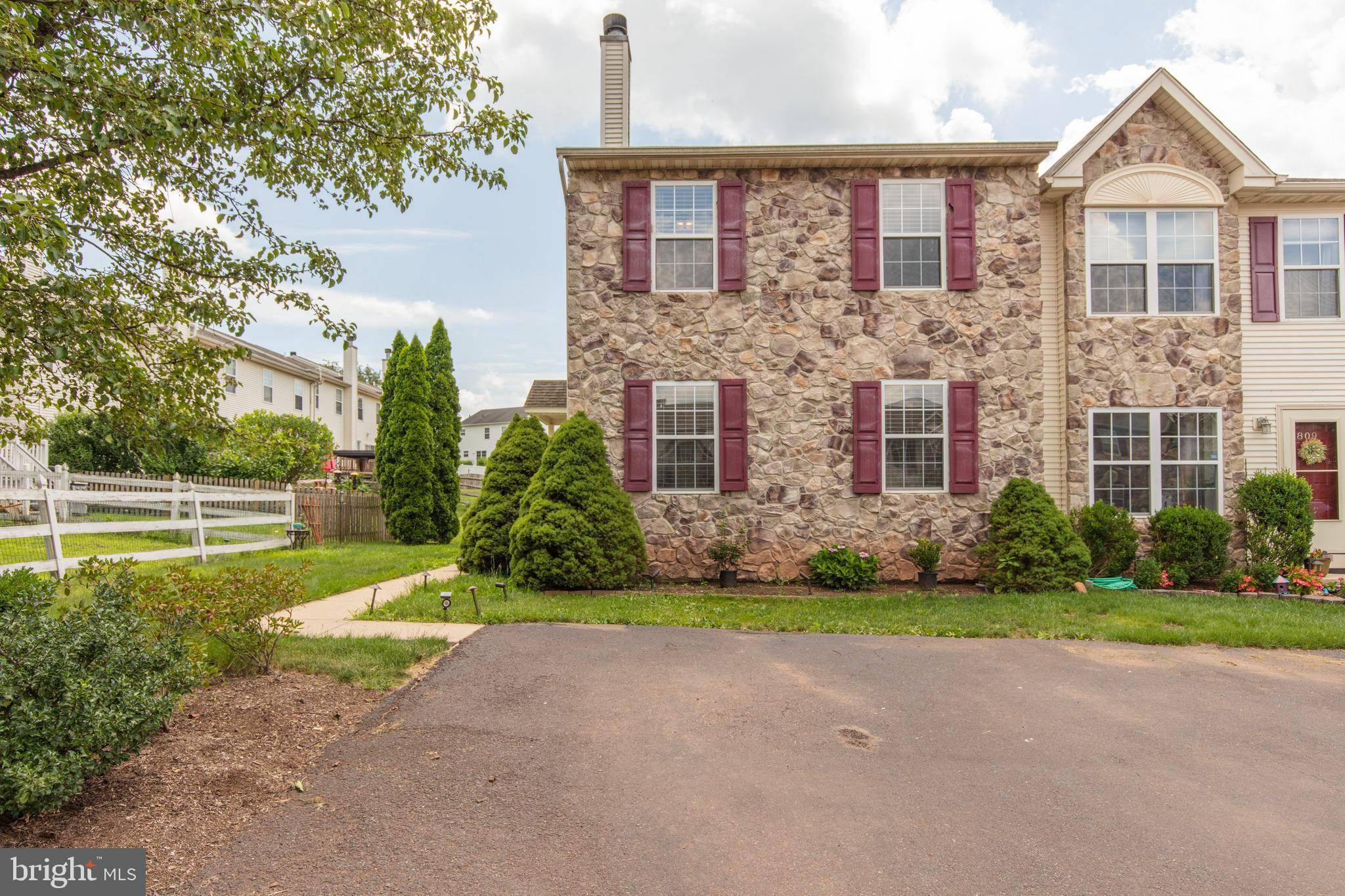 Collegeville, PA 19426,811 DOGWOOD LN