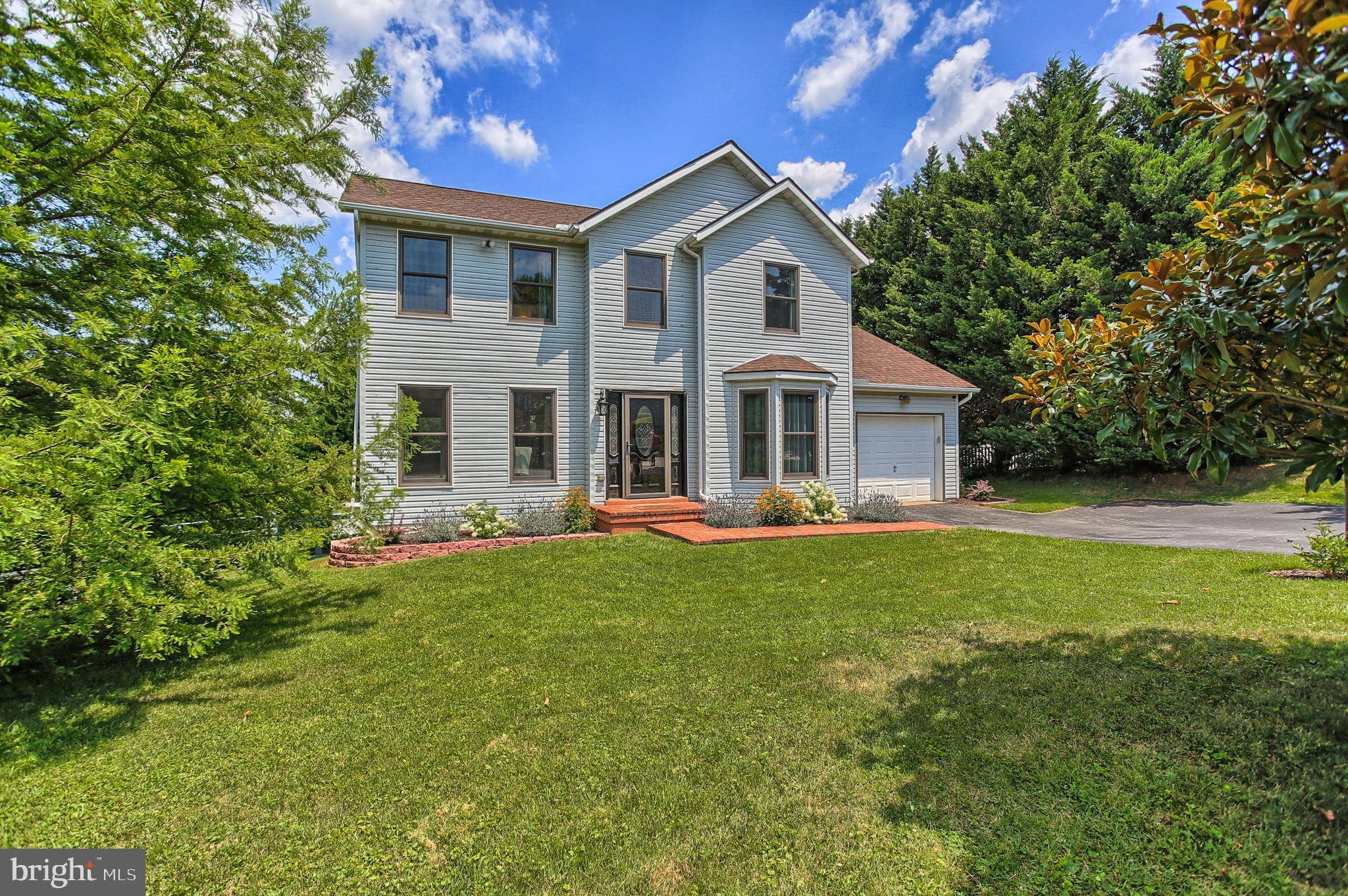 Stewartstown, PA 17363,102 SMOKEBOX CIR