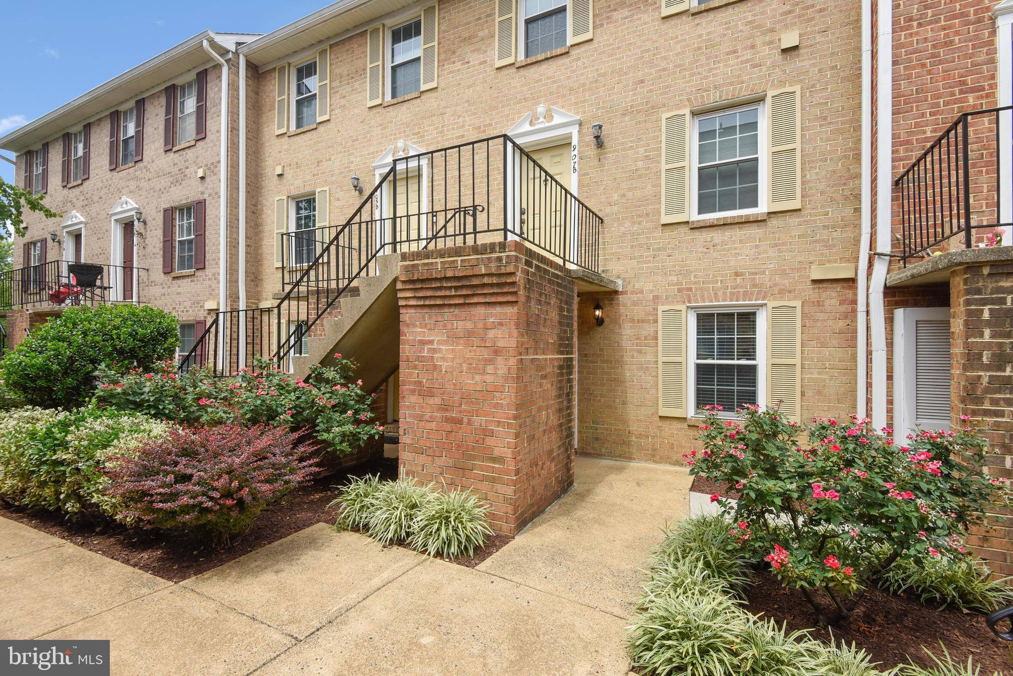 Arlington, VA 22204,907 S ROLFE ST #1-A