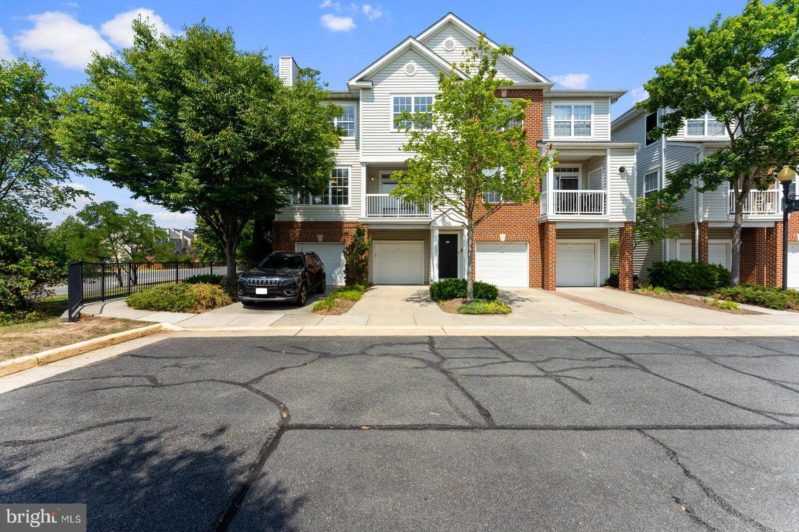 Herndon, VA 20171,2434 COOPERS BRANCH CT #2434