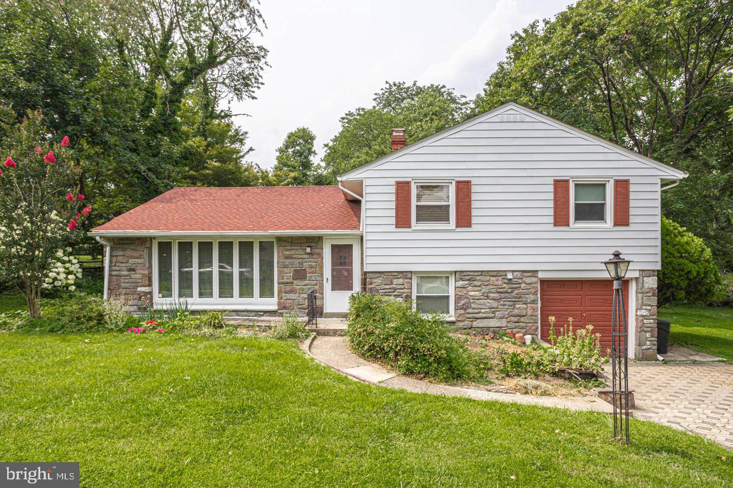 Huntingdon Valley, PA 19006,1210 OLIVER RD