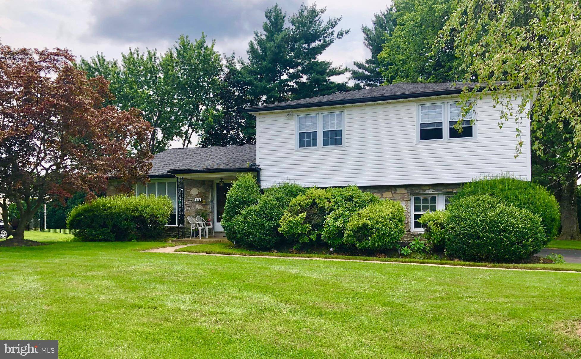 Huntingdon Valley, PA 19006,810 BARNSWALLOW LN