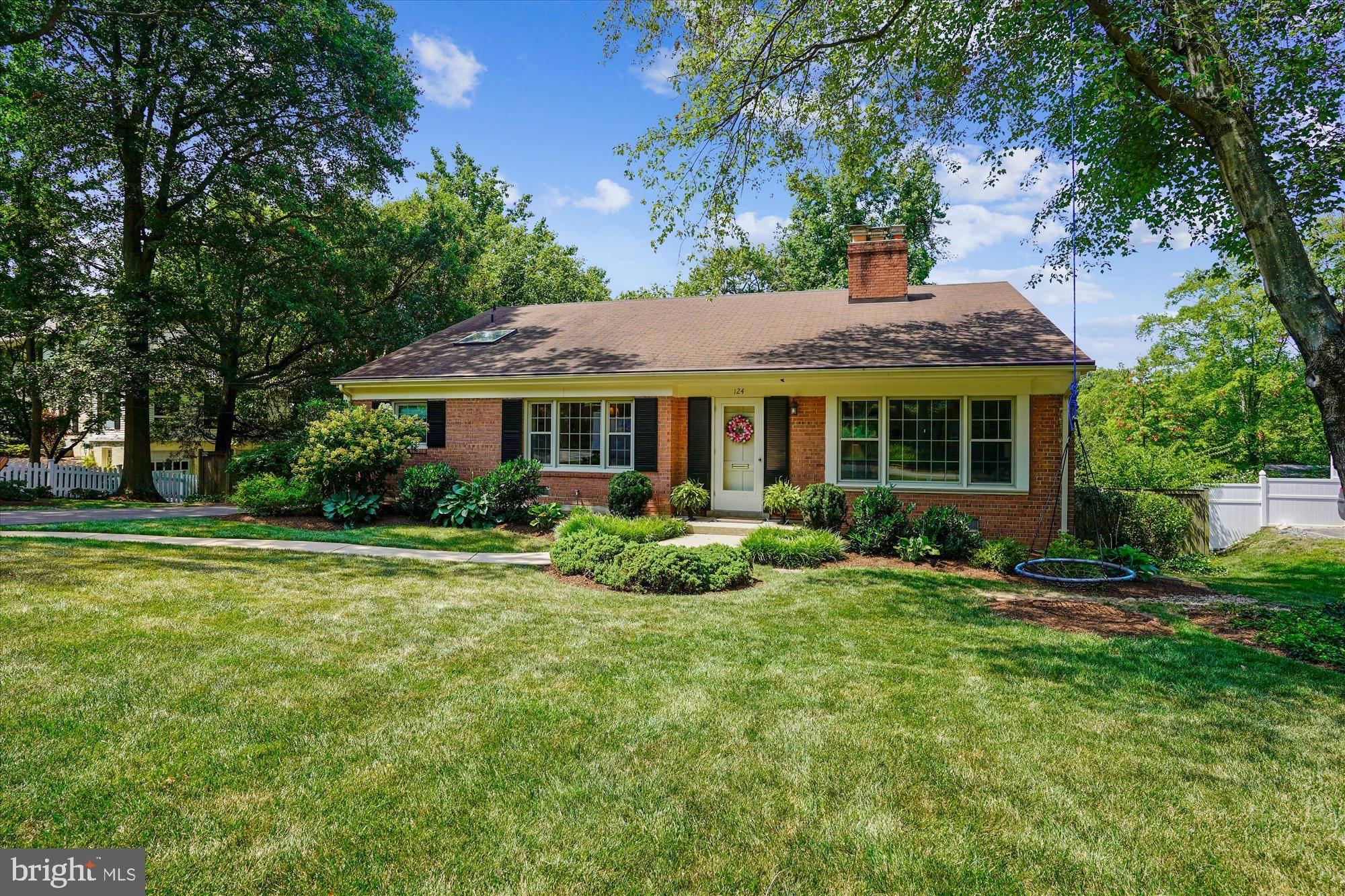 Alexandria, VA 22304,124 SYLVAN CT