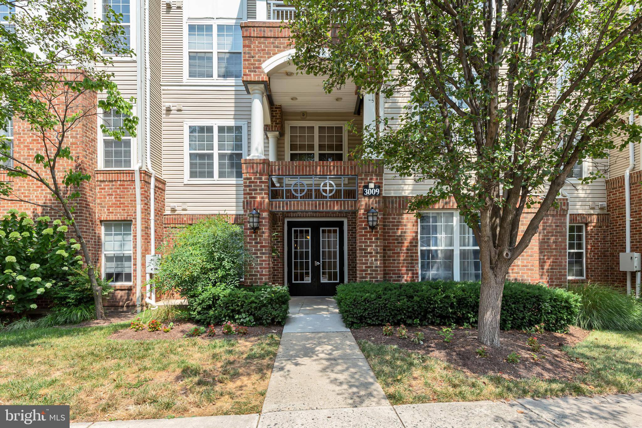 Falls Church, VA 22042,3009 NICOSH CIR #4208