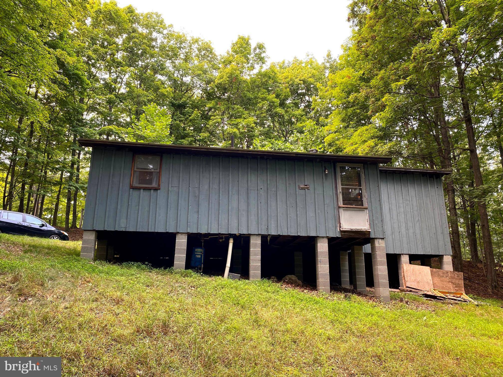 Berkeley Springs, WV 25411,21 TIMBER LN