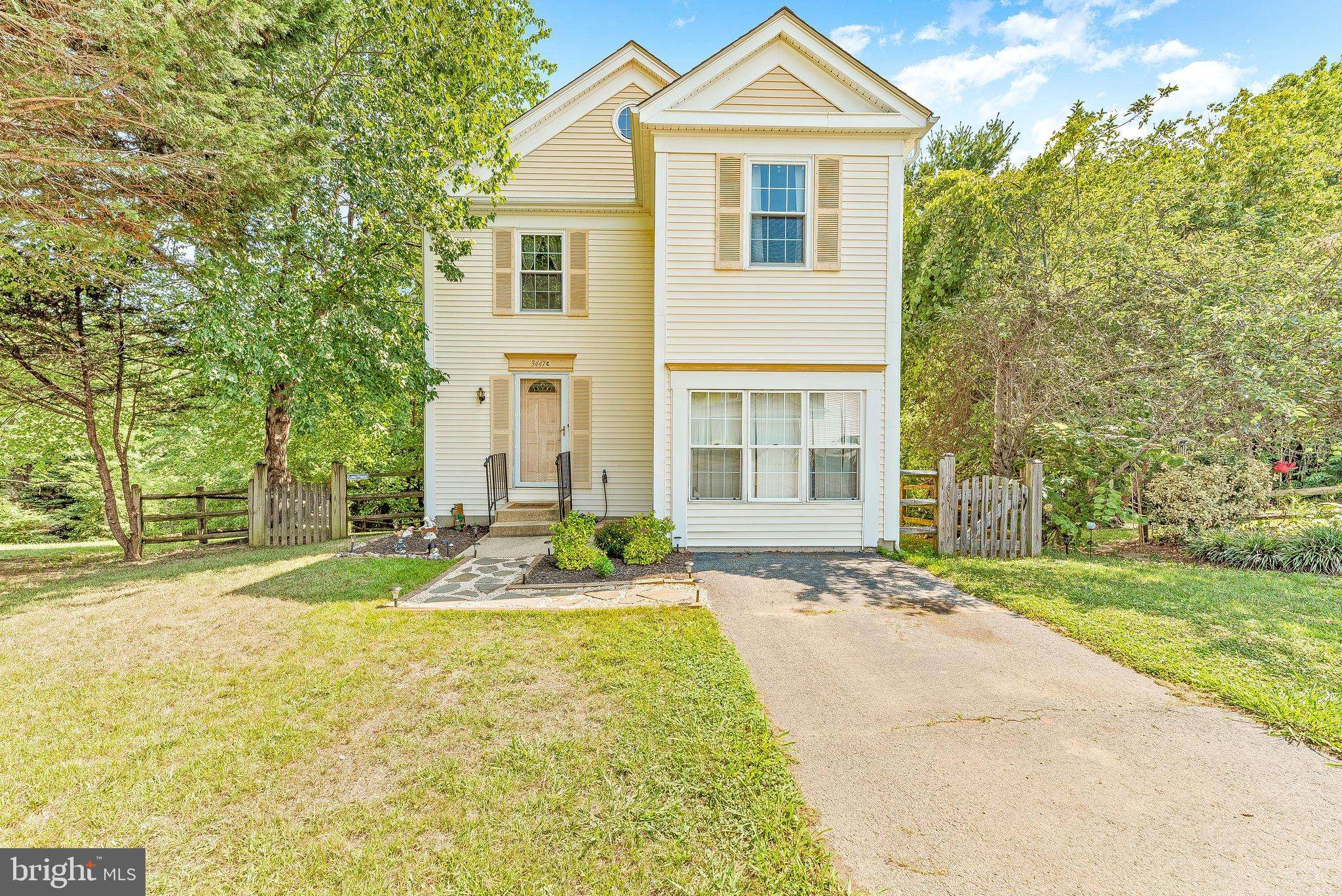 Waldorf, MD 20602,3447-C IRIS PL