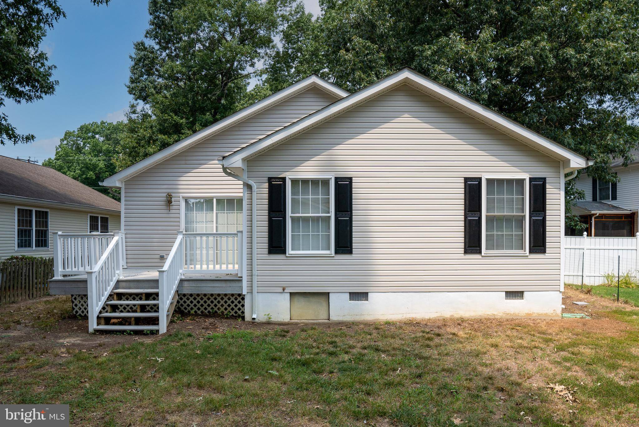 Colonial Beach, VA 22443,14 2ND ST