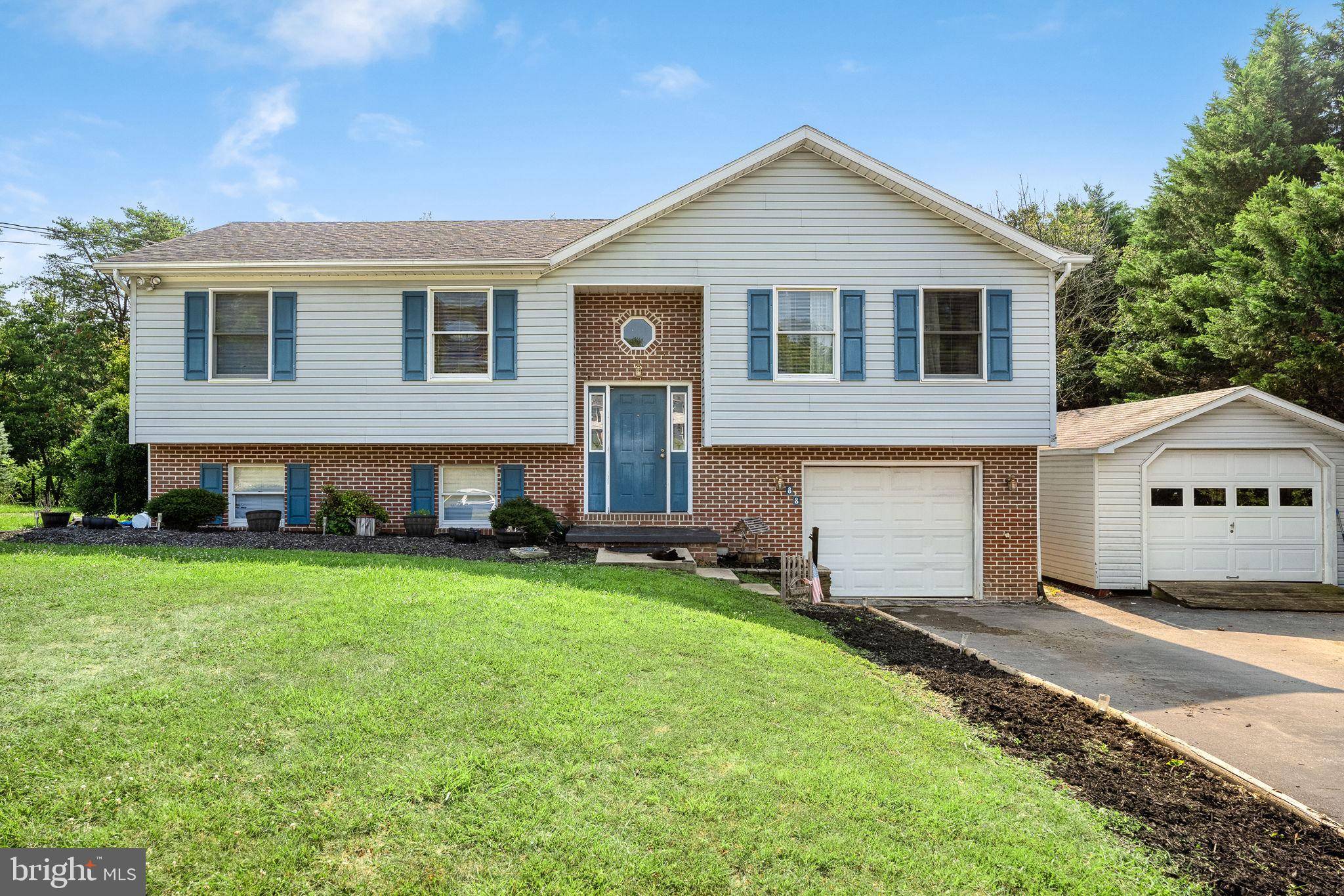 Inwood, WV 25428,88 CHANTILLY LN