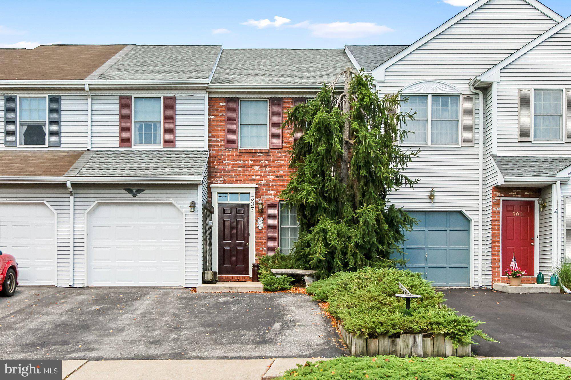 Macungie, PA 18062,307 VILLAGE WALK DR