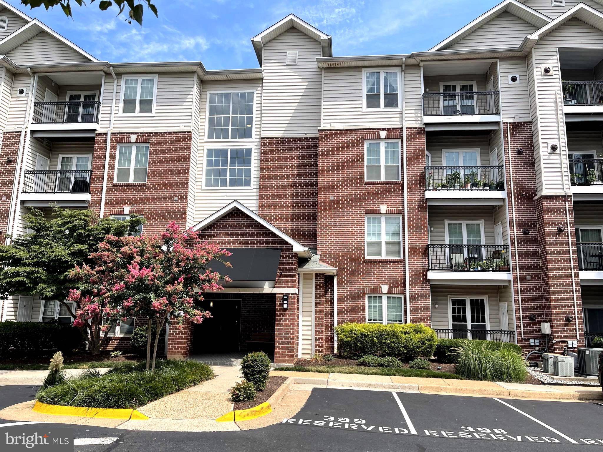 Mclean, VA 22102,1591 SPRING GATE #3203