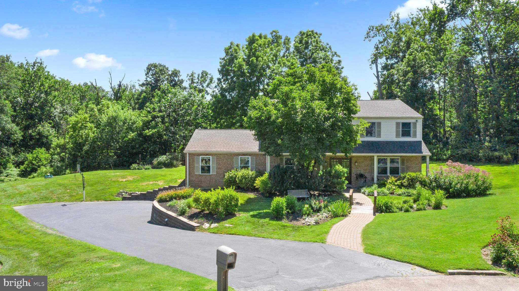 Lafayette Hill, PA 19444,8 BUTTONWOOD CIR