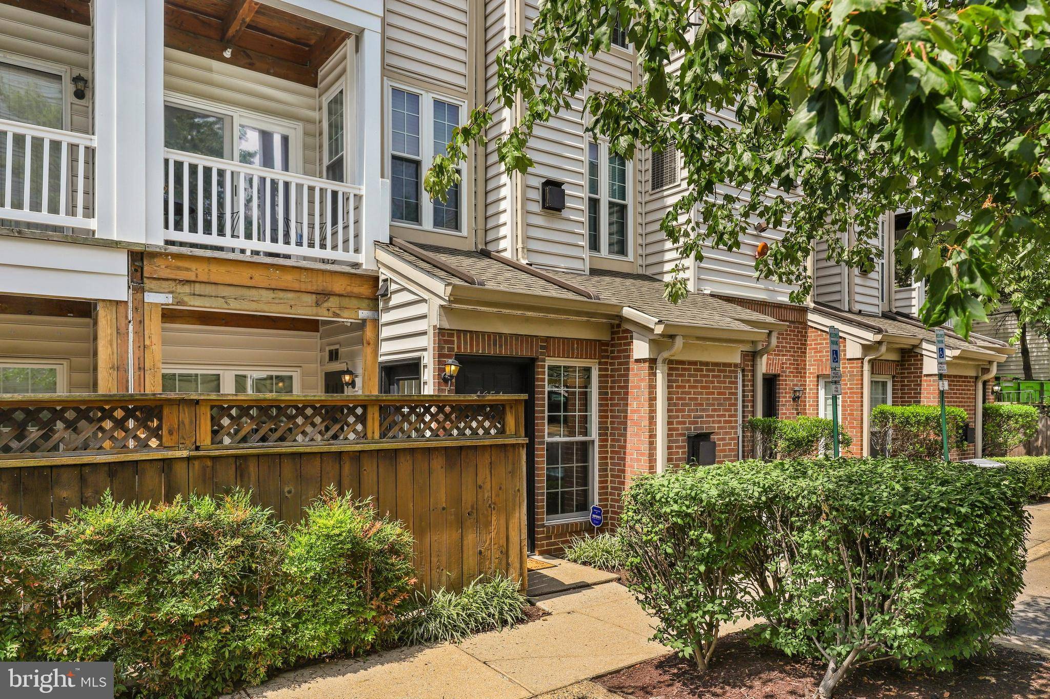 Alexandria, VA 22311,4654 LAWTON WAY