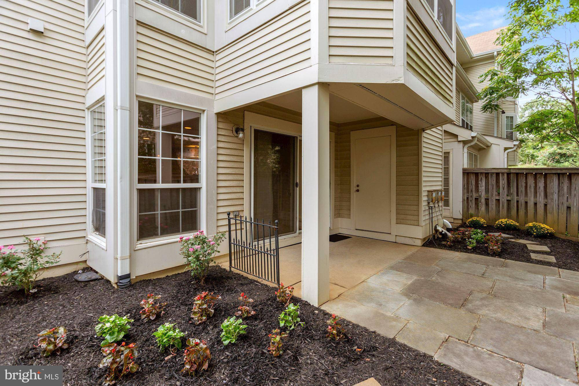 Alexandria, VA 22312,4501 HAZELTINE CT #H