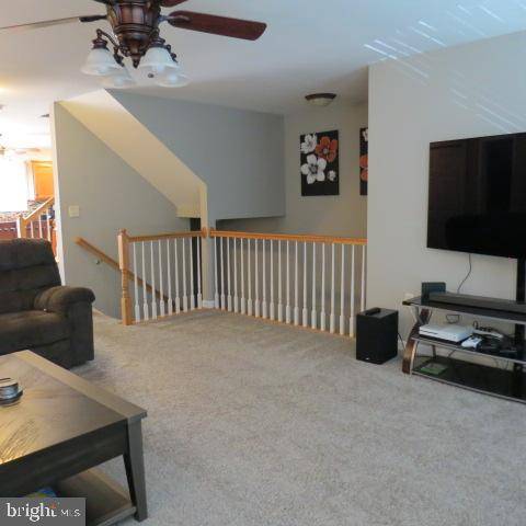 Mechanicsburg, PA 17055,532 MEADOWCROFT CIR