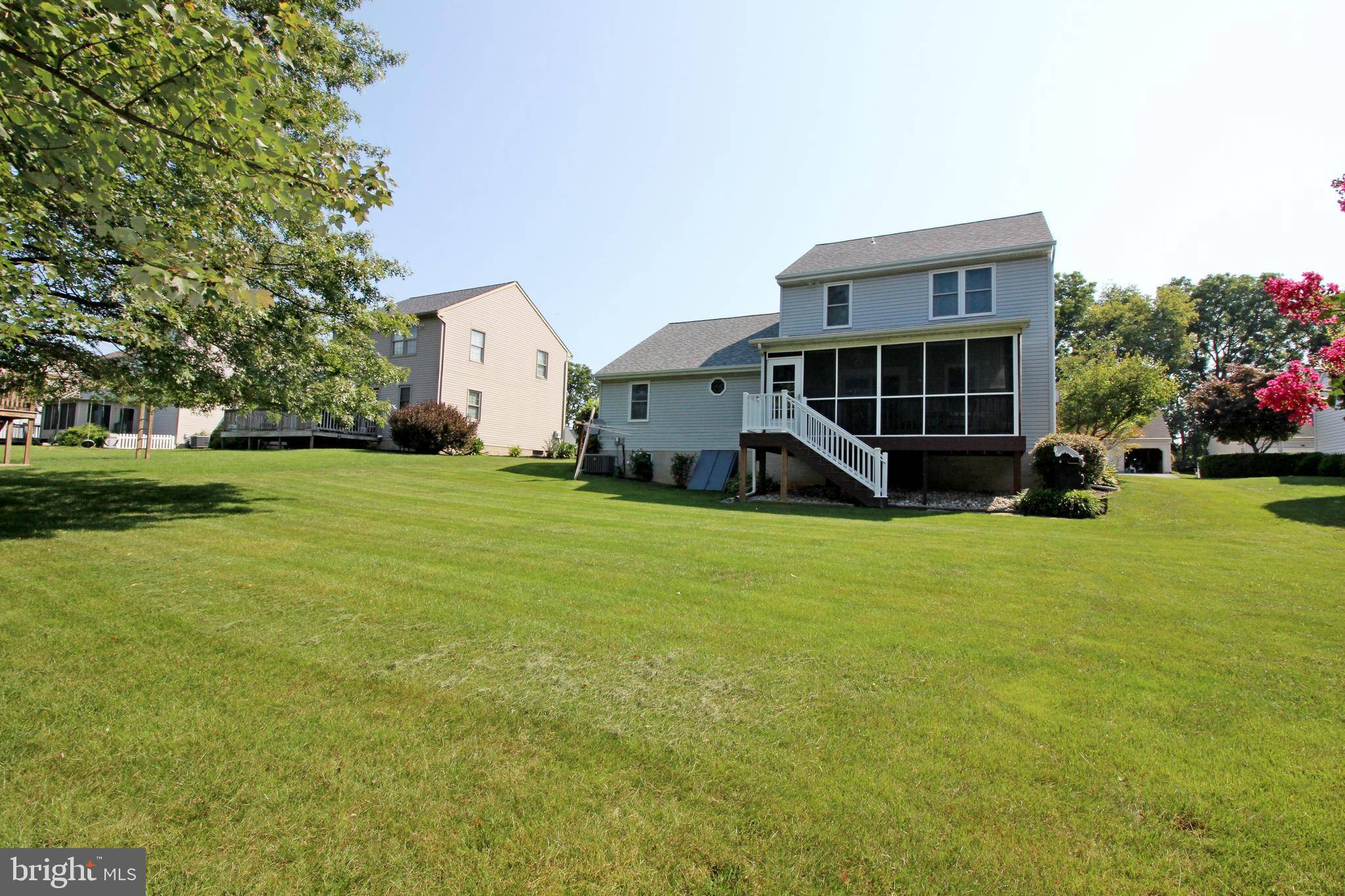 Lancaster, PA 17602,316 LAUREL OAK LN