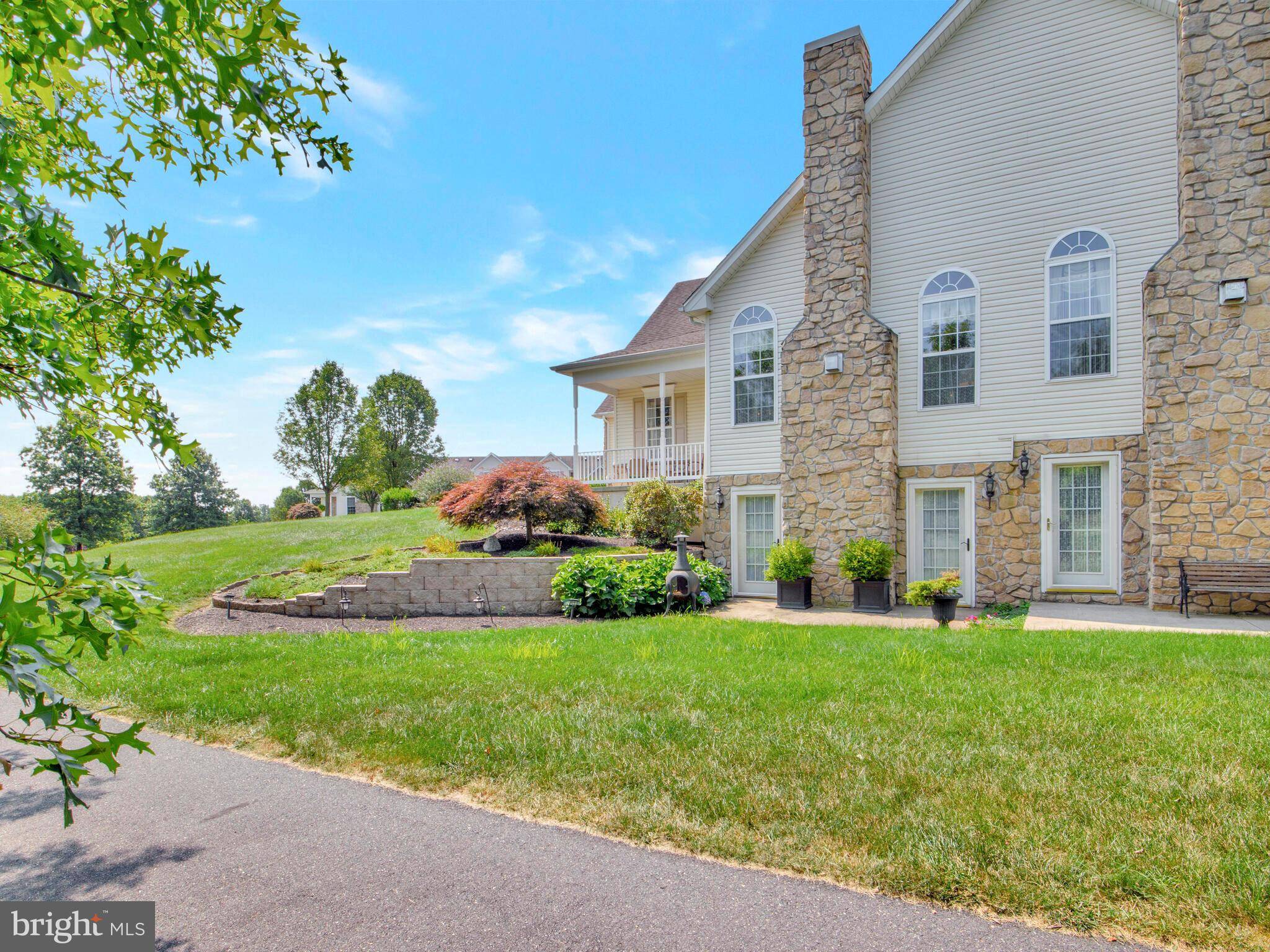 Pennsburg, PA 18073,1086 BORDEAUX LN