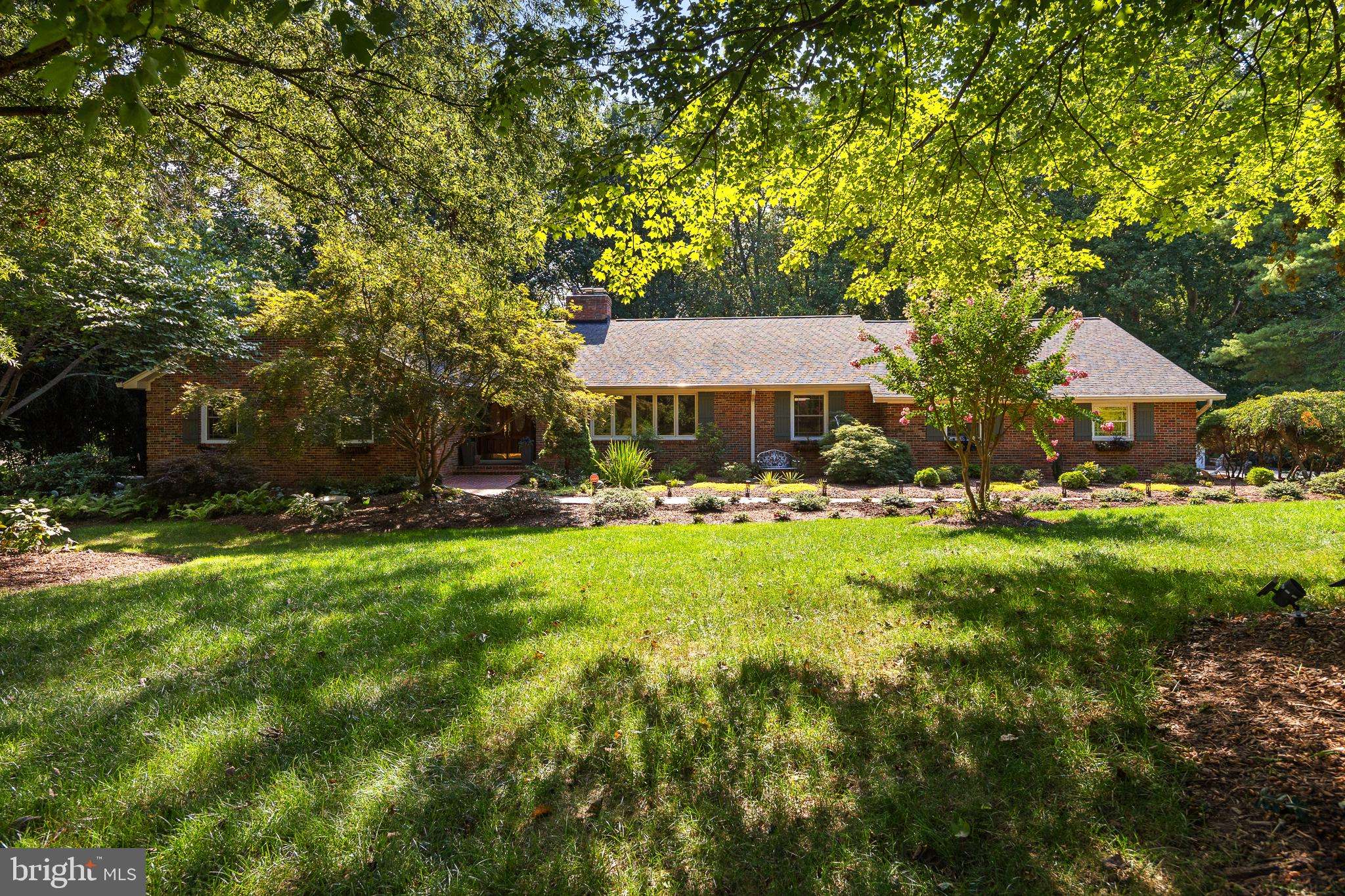 Oakton, VA 22124,10910 WATERMILL CT