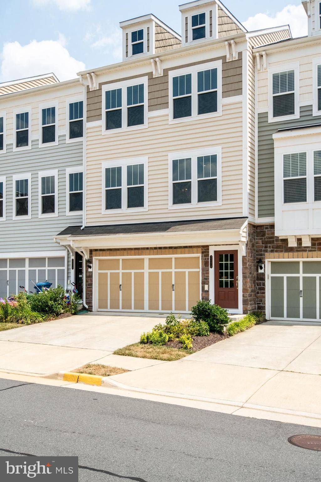 Ashburn, VA 20148,23576 BOCA FIELD TER