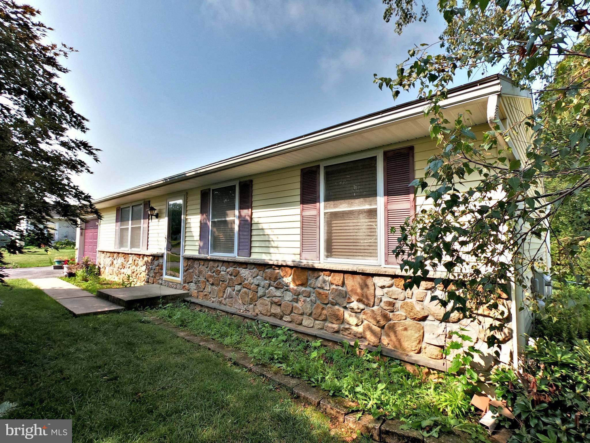 Newmanstown, PA 17073,17 ABBEY LN