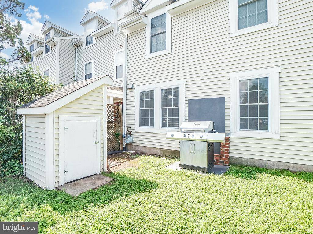 Centreville, VA 20120,6001 NETHERTON ST