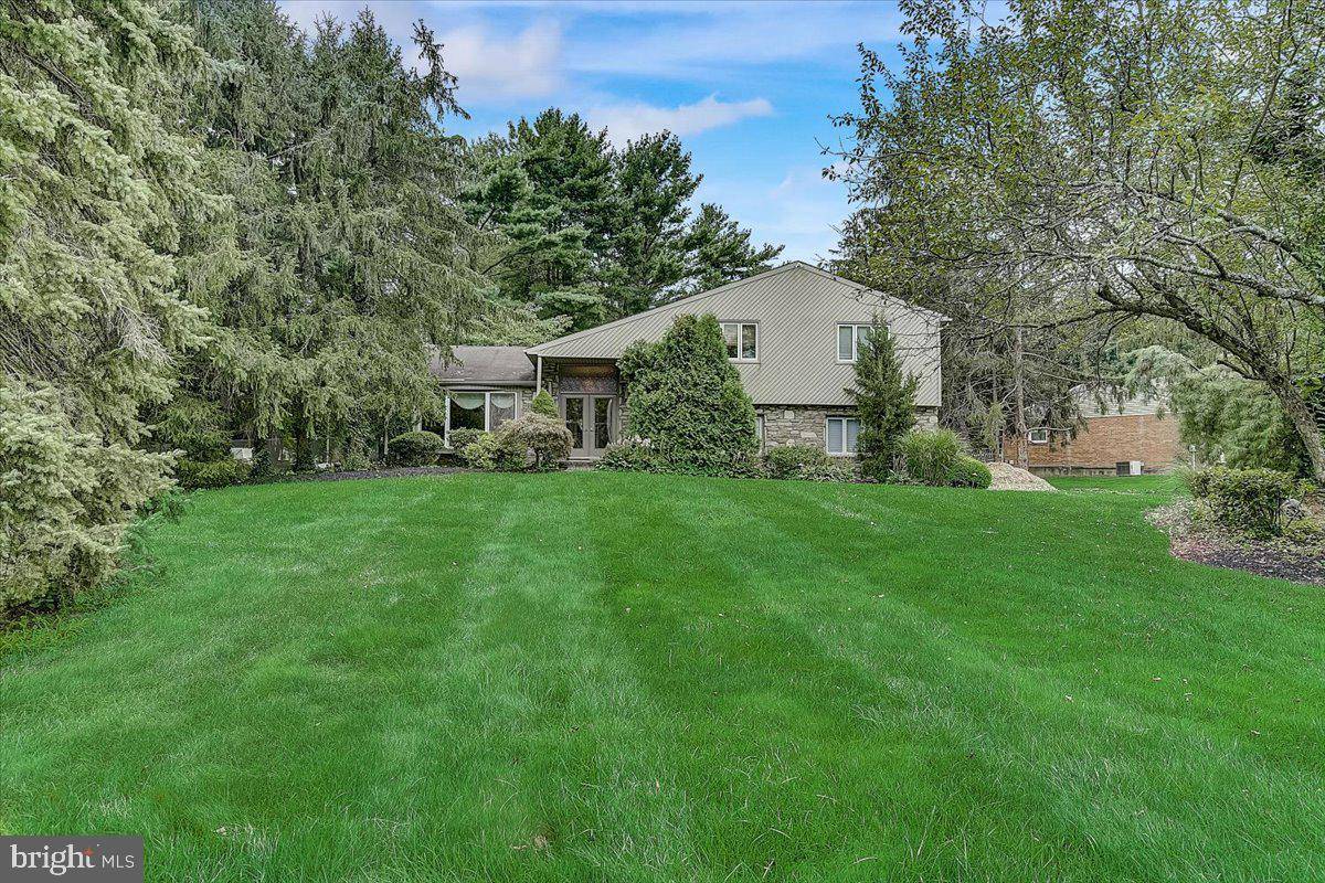 Huntingdon Valley, PA 19006,600 BOBWHITE LN