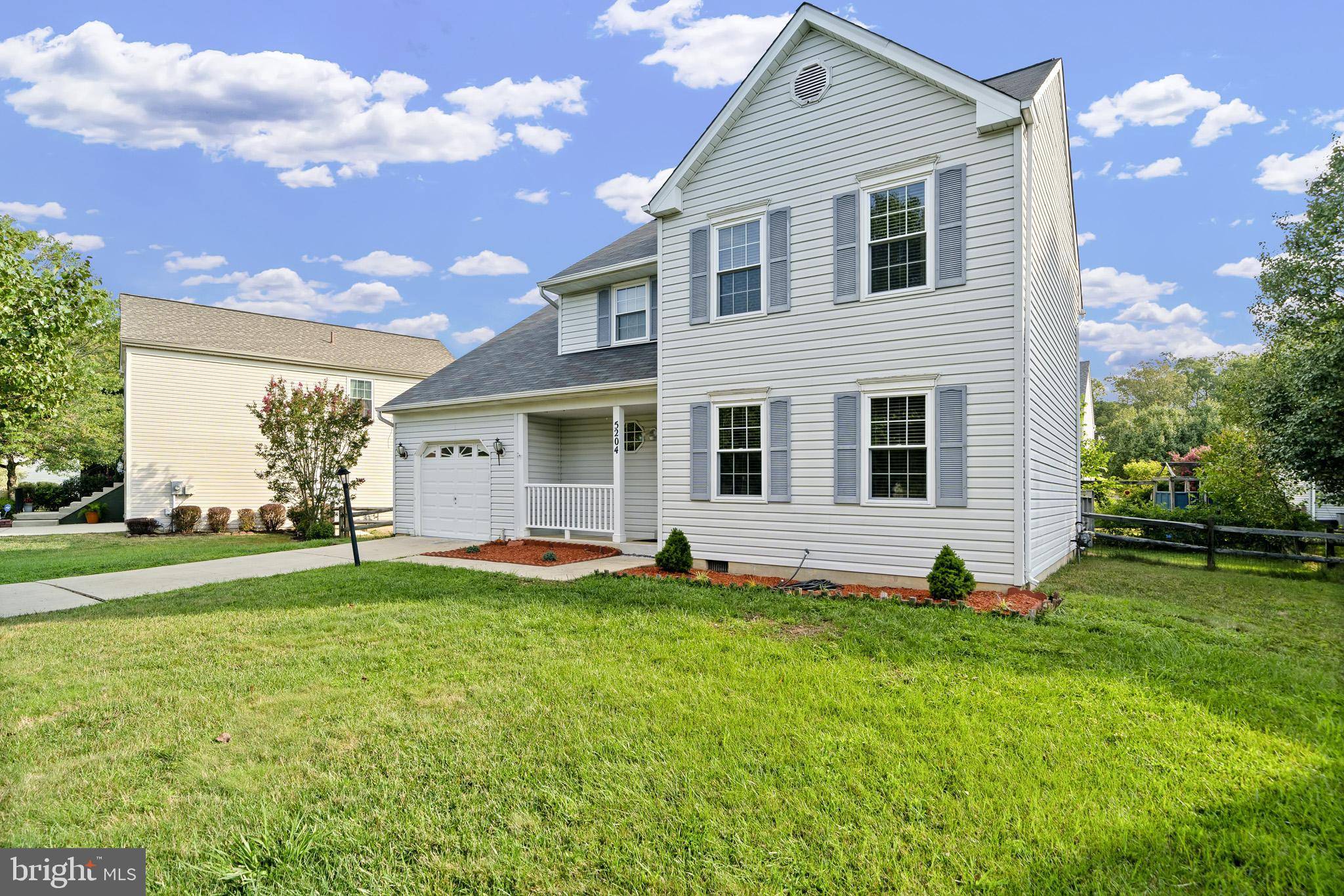 Waldorf, MD 20603,5204 LAMPREY CT