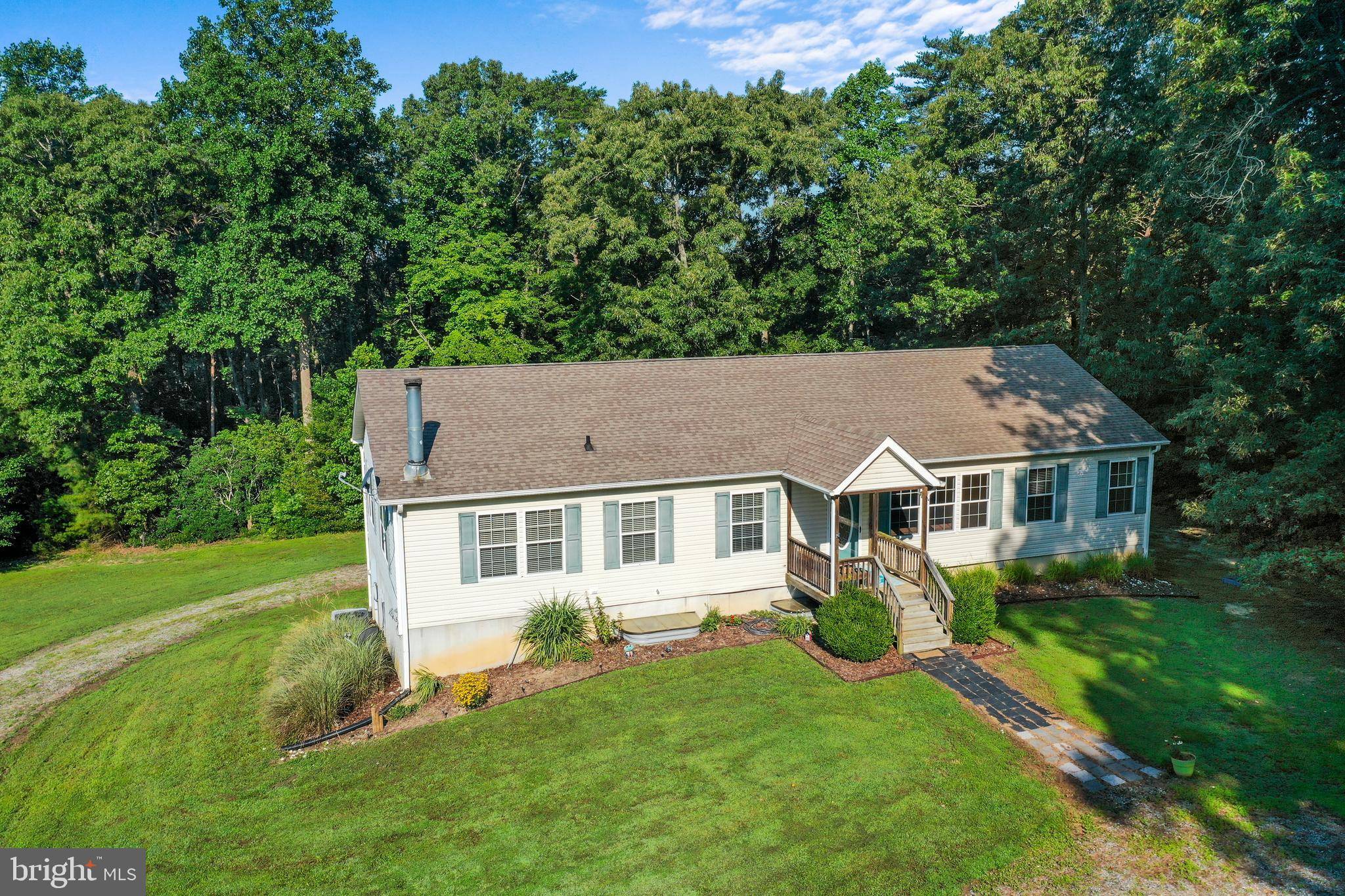 Heathsville, VA 22473,390 CAPTAINS POINT LN