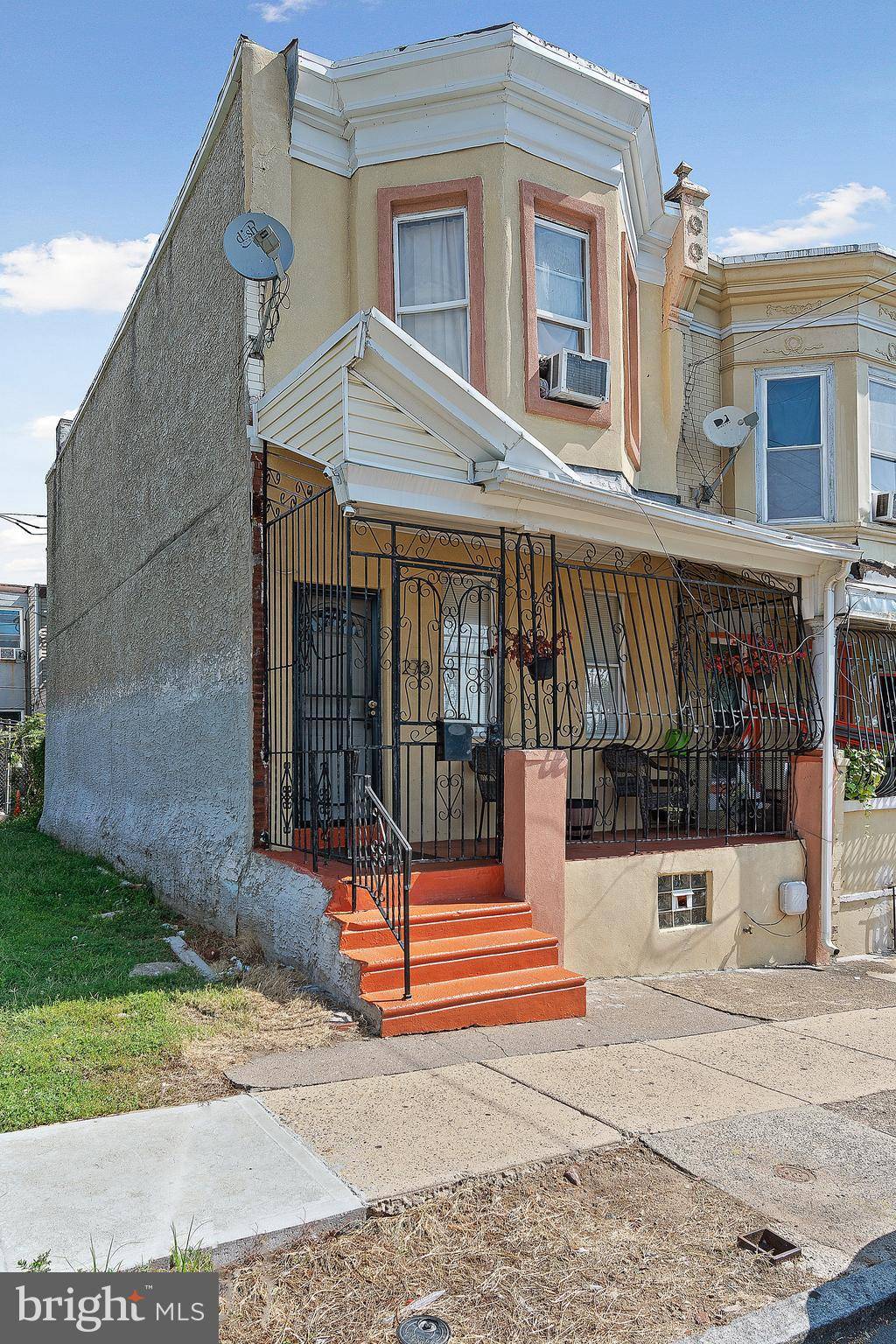 Philadelphia, PA 19140,273 W WESTMORELAND ST