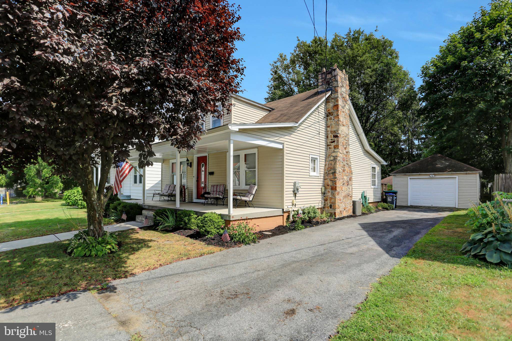 Mount Holly Springs, PA 17065,26 E PINE ST