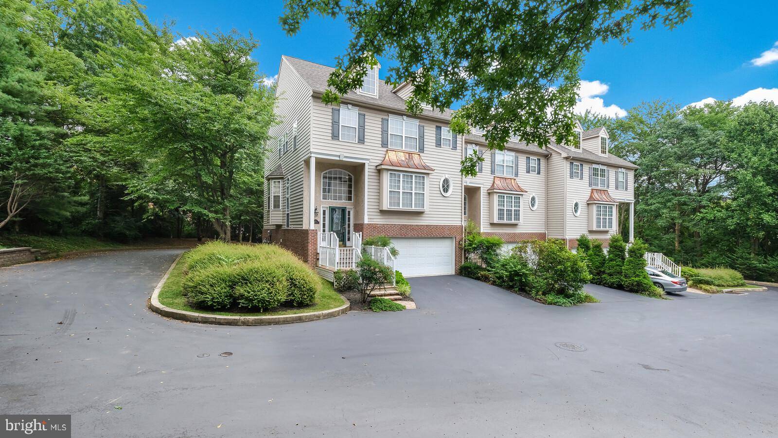 Newtown Square, PA 19073,105 TANGLEWOOD LN