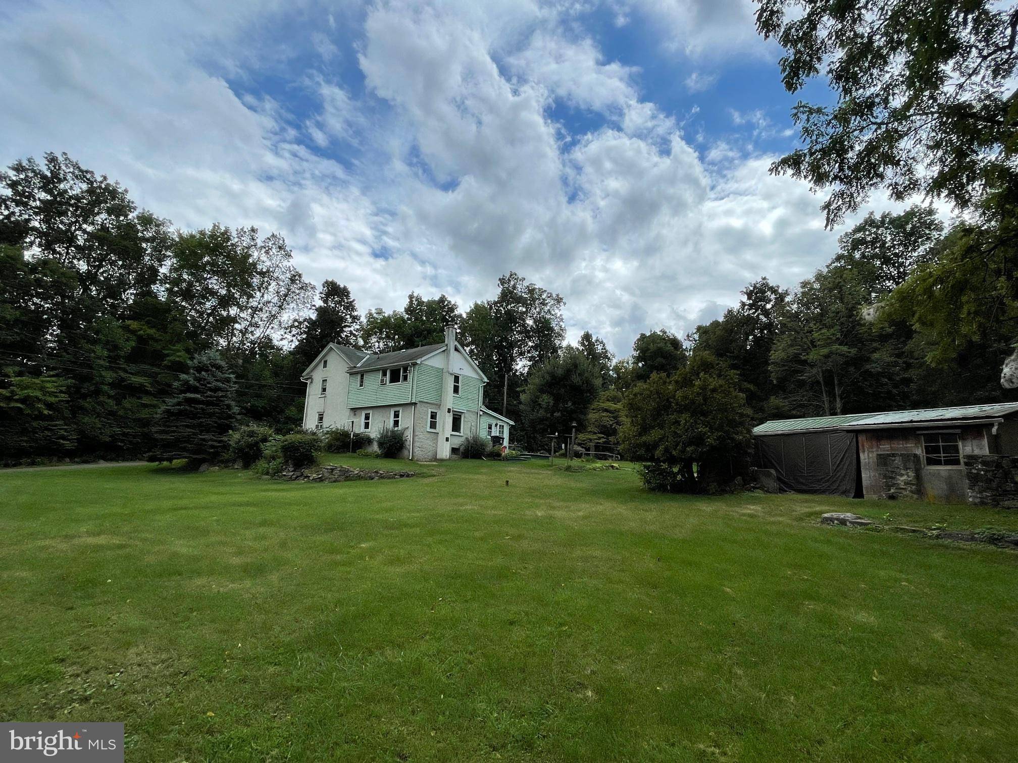 Schwenksville, PA 19473,517 NEIFFER RD