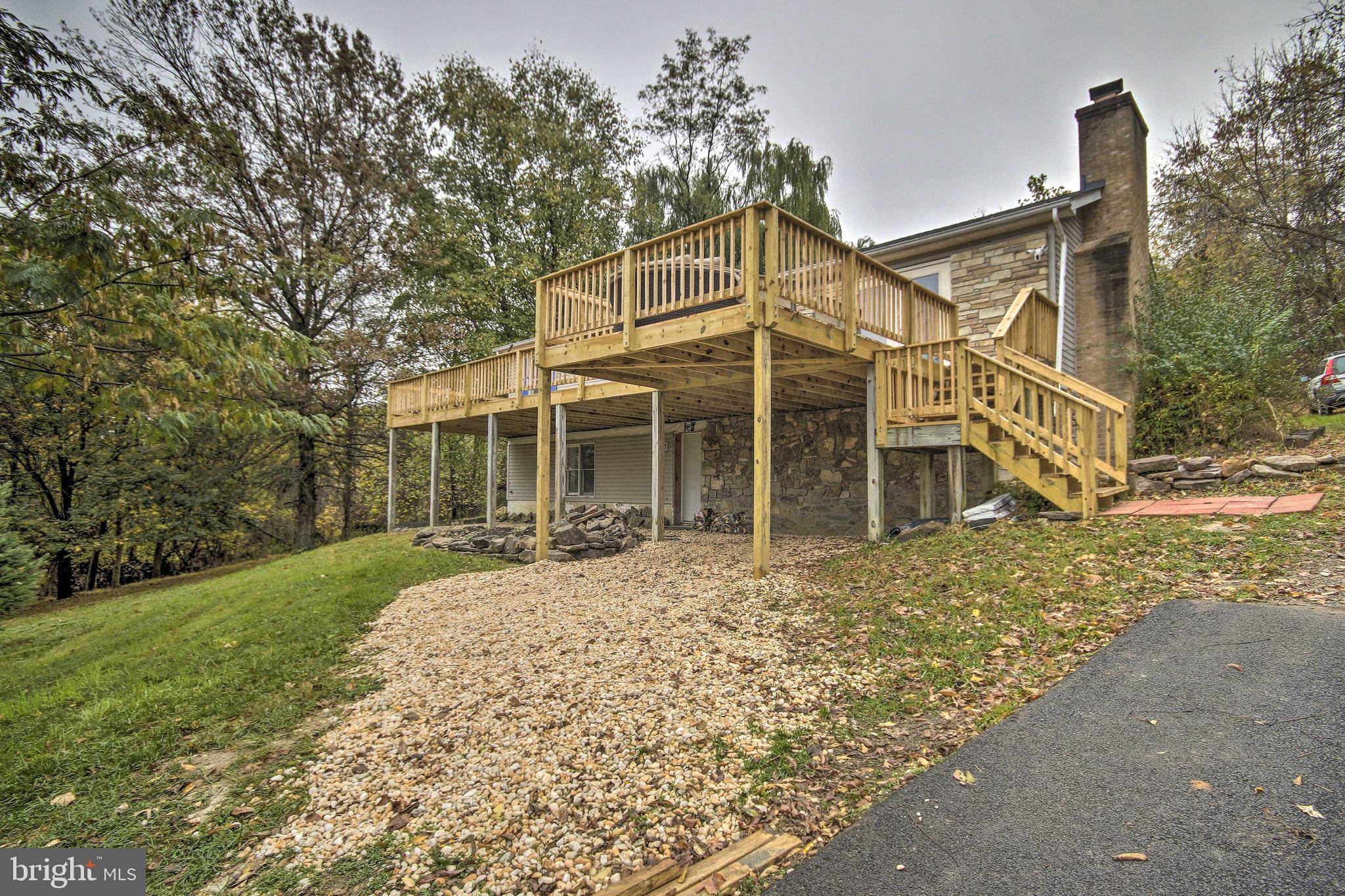 Linden, VA 22642,110 DEMEL CT