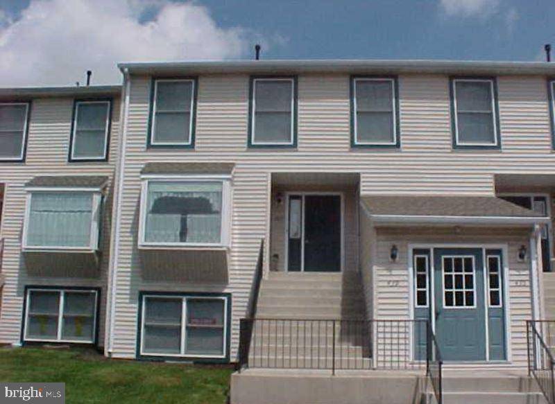 Hanover, PA 17331,437 SPRINGBROOK CT