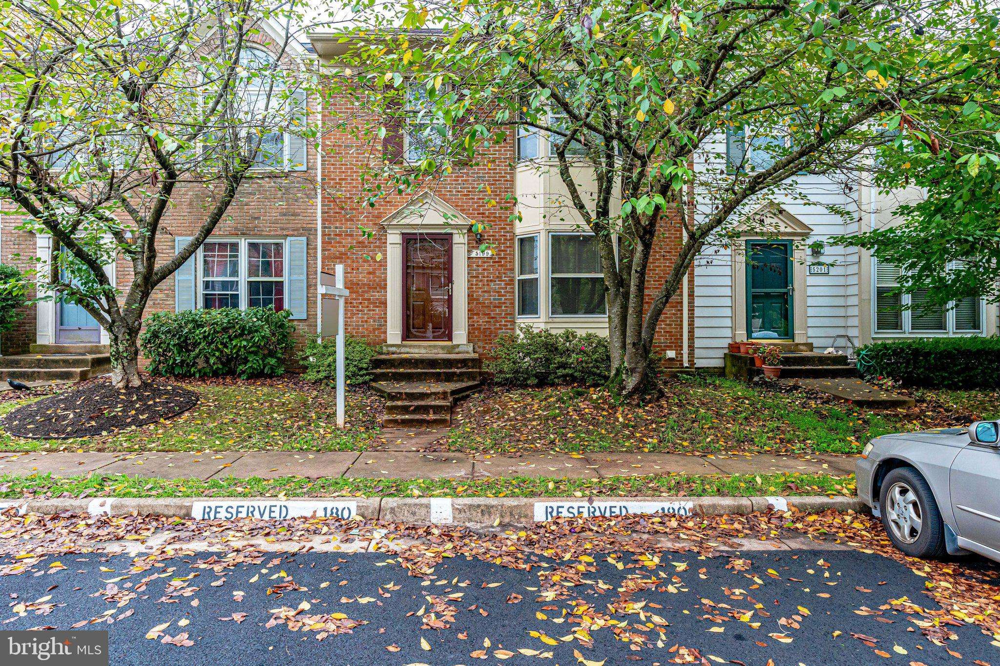 Centreville, VA 20120,5199 GLEN MEADOW DR