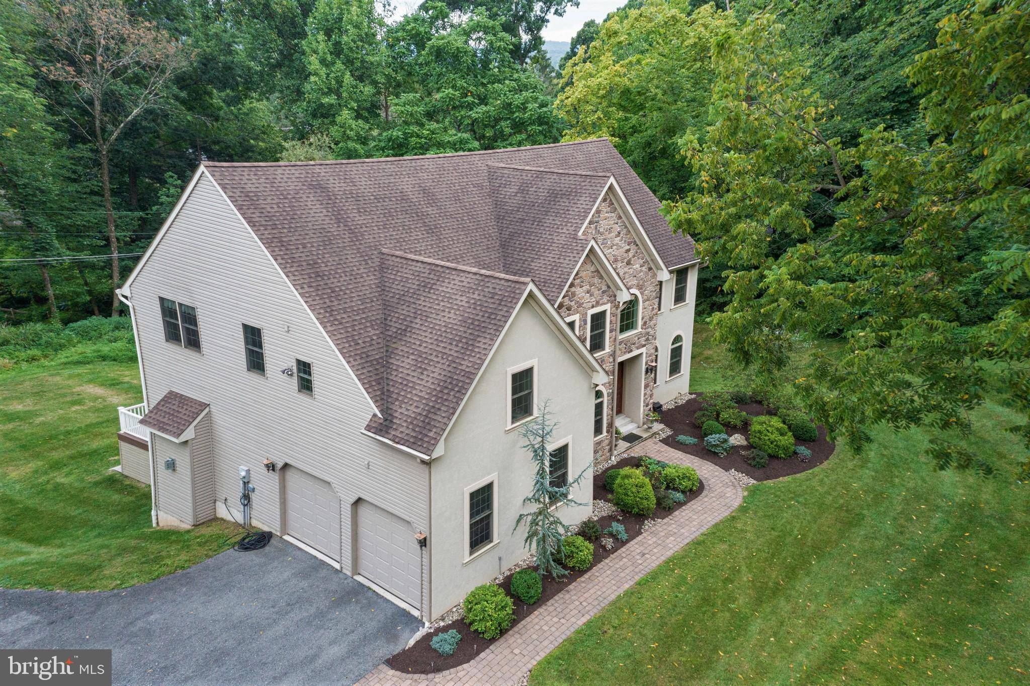 Center Valley, PA 18034,5202 MOUNTAINSIDE LN