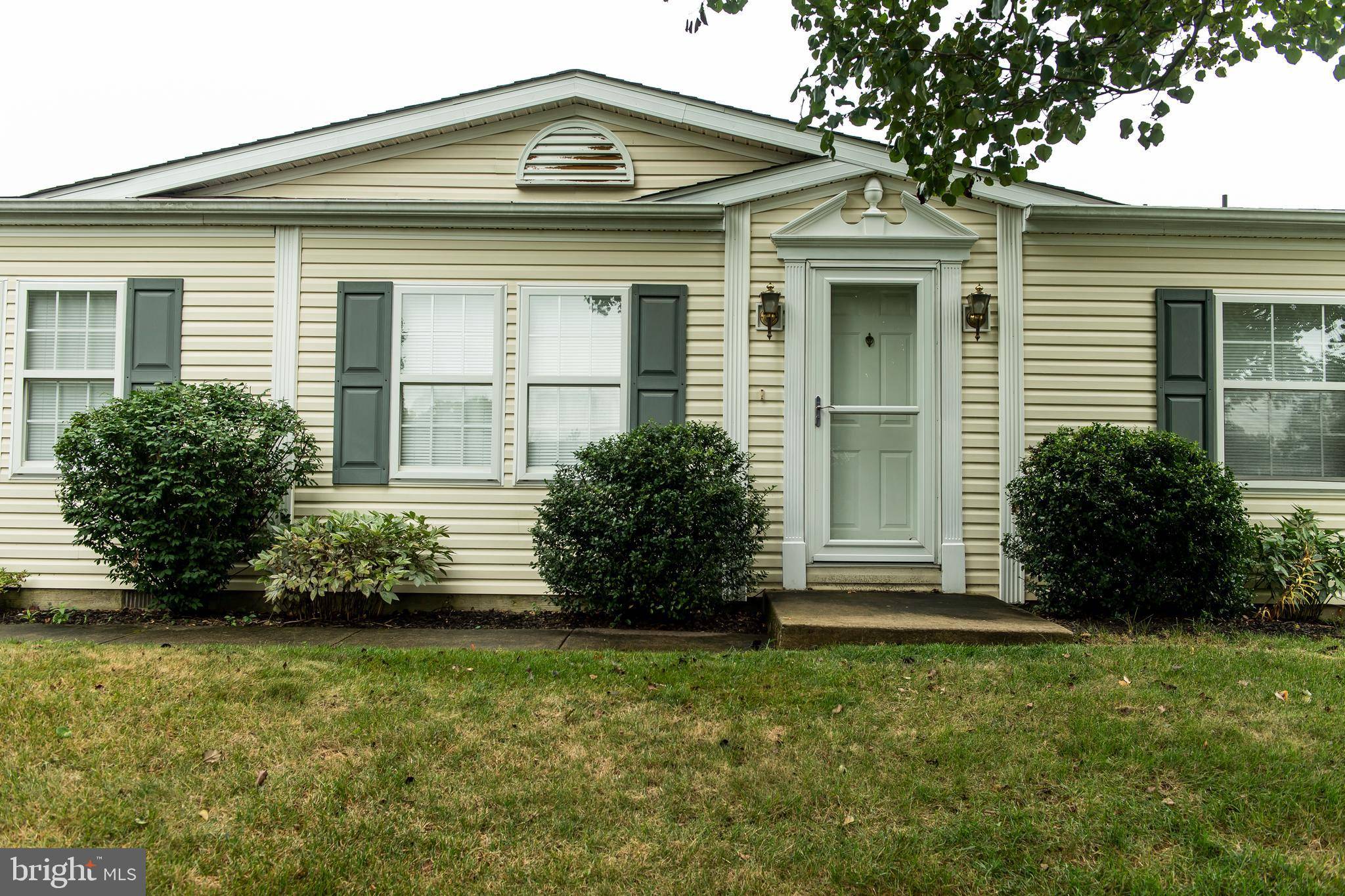 Harleysville, PA 19438,21 WOODBINE CT E