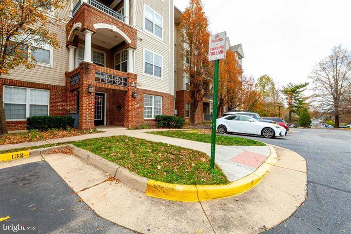 Falls Church, VA 22042,3015 NICOSH CIR #2208