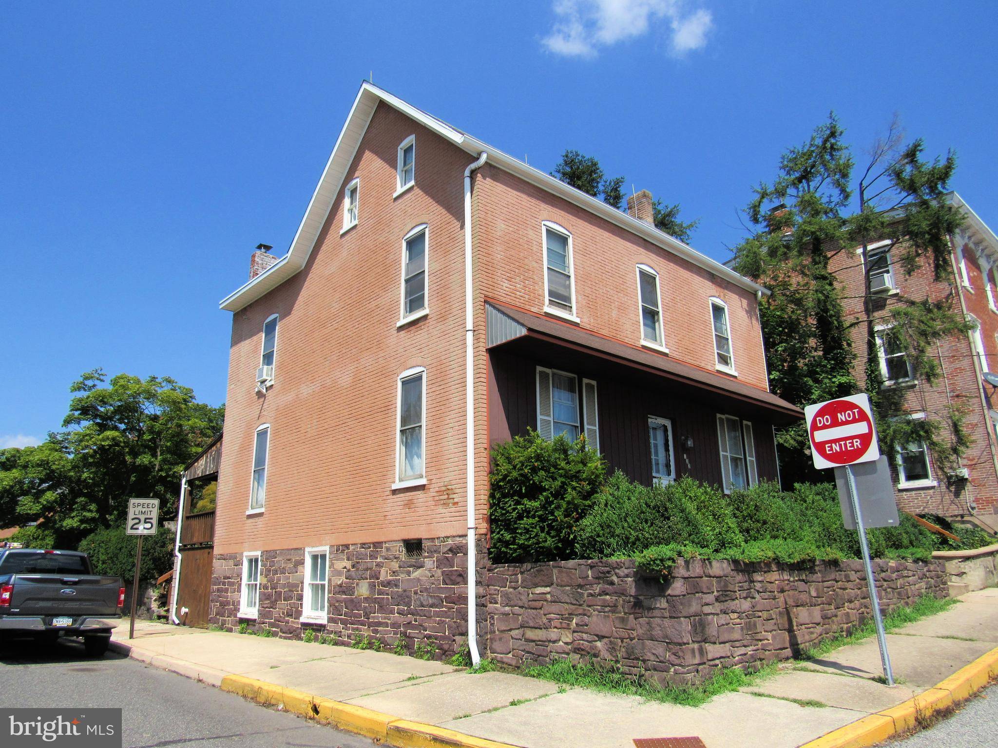 East Greenville, PA 18041,133 3RD ST