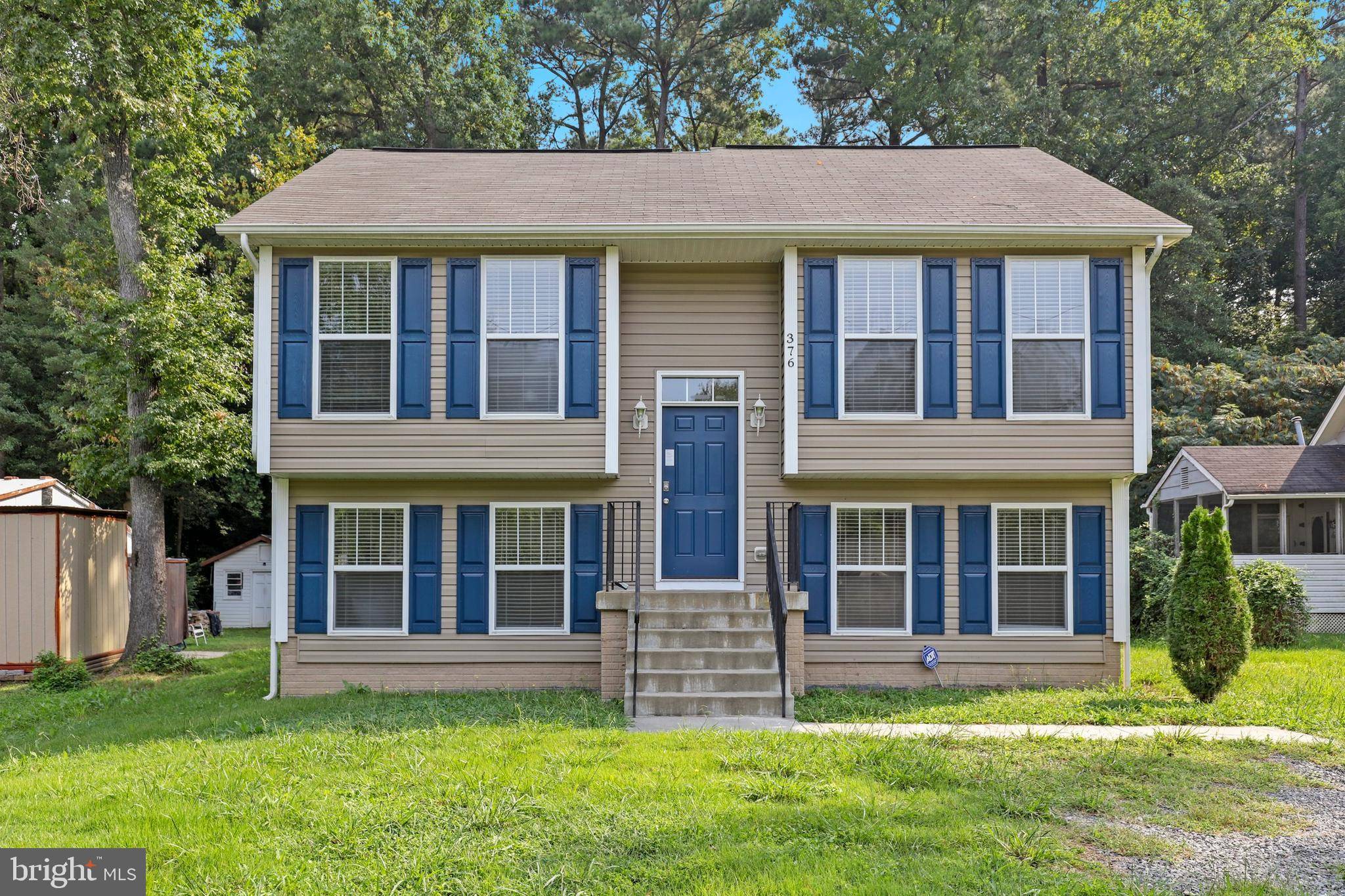 Colonial Beach, VA 22443,376 LAKE DR