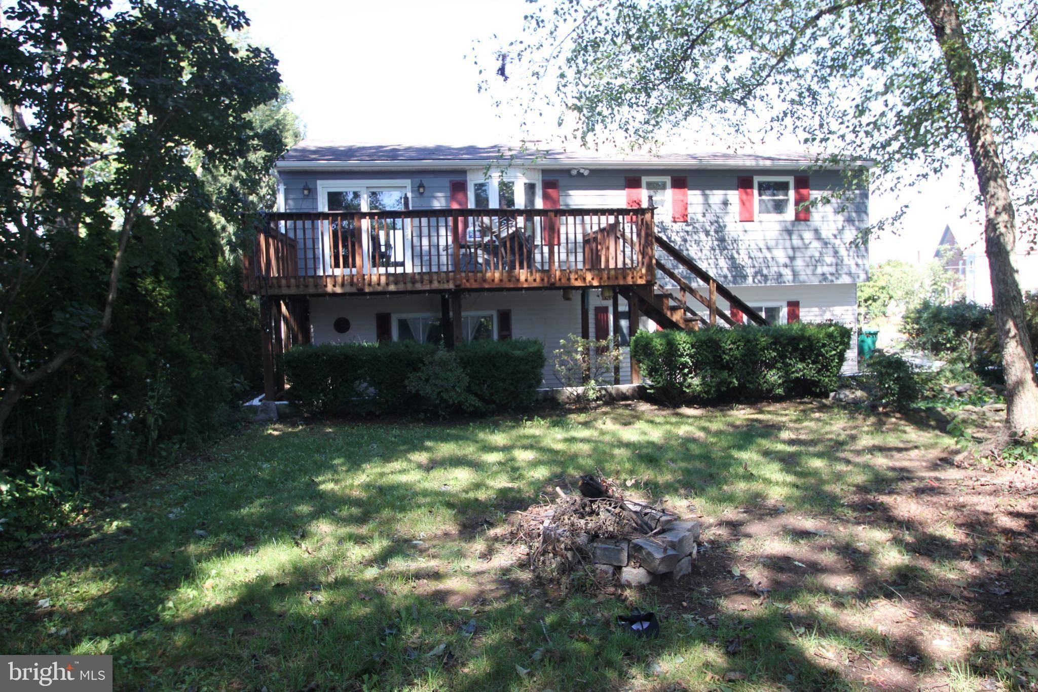 Red Hill, PA 18076,48 W 2ND ST