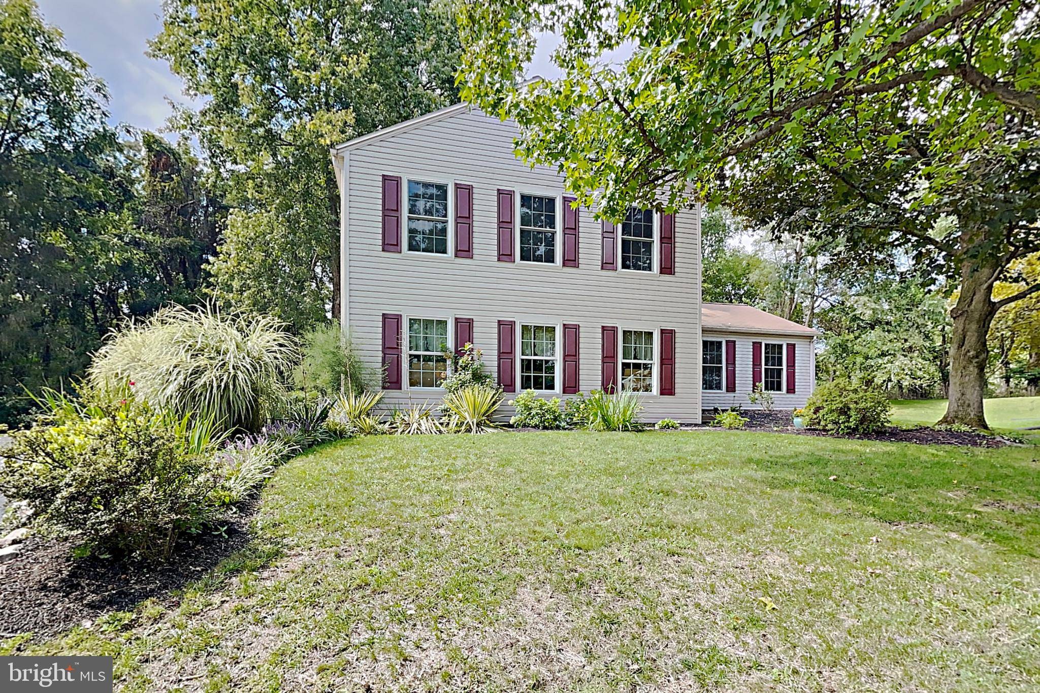 Hershey, PA 17033,951 CARRIAGE HOUSE CT