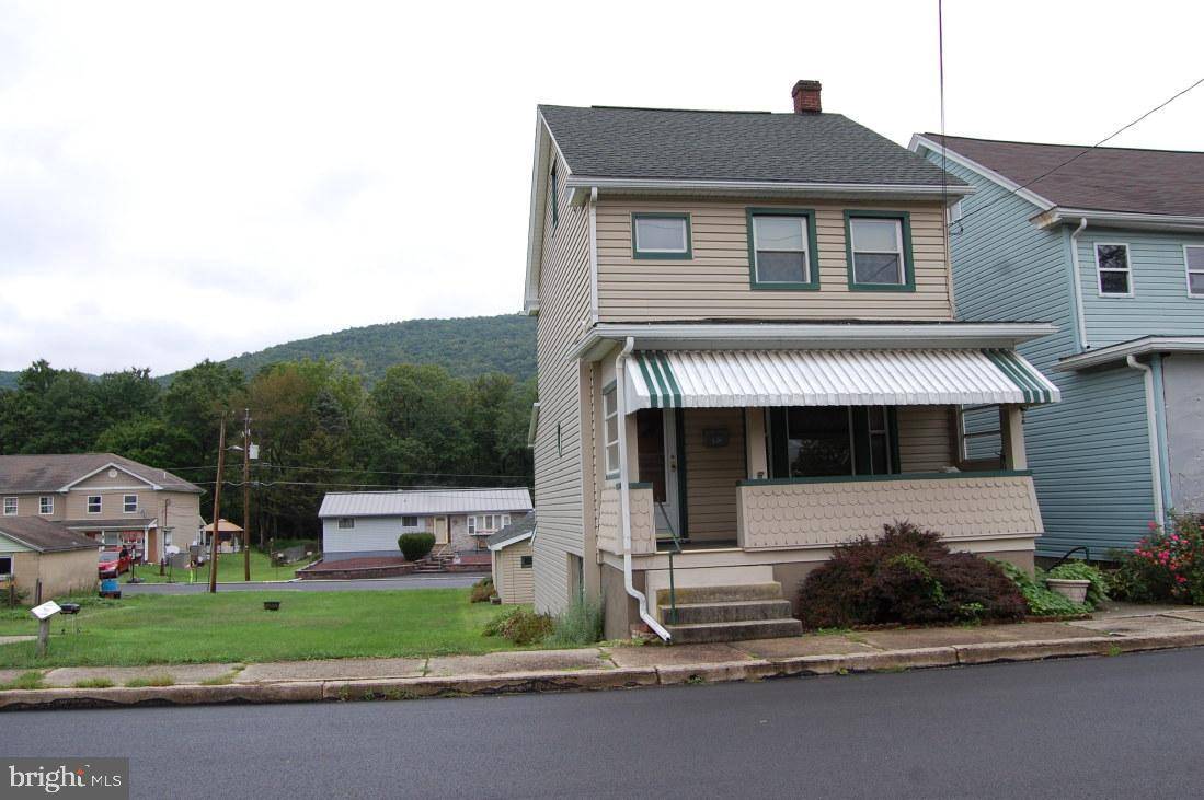 Nesquehoning, PA 18240,102 W RHUME ST