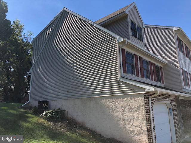 Reinholds, PA 17569,10 HIGHLAND CT